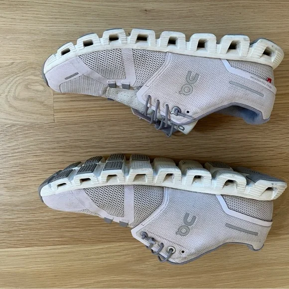 On Cloud Sneakers in Light Purple - Picture 3 of 5